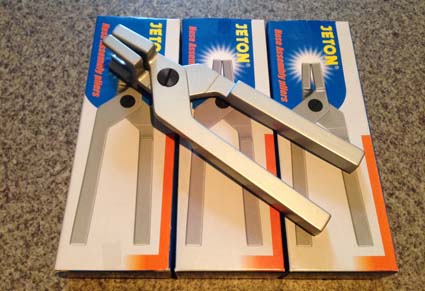 Зажим, клещи Jeton для сборки-разборки шарнирных модульных систем Зажим, клещи (типоразмер LOC-LINE) для сборки-разборки шарнирных модульных систем